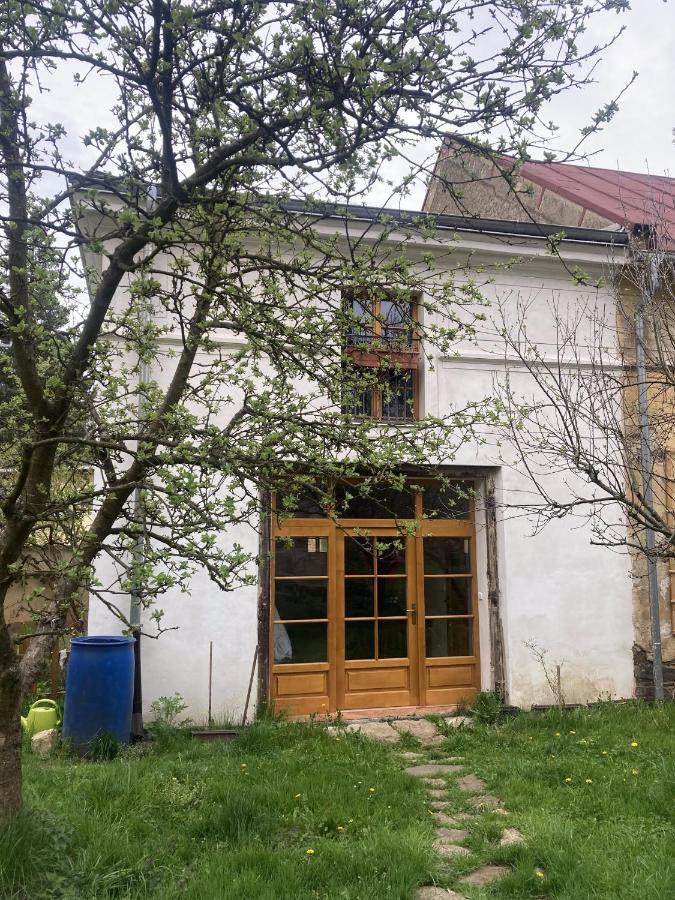 Stare Dekanstvi Utery Екстериор снимка